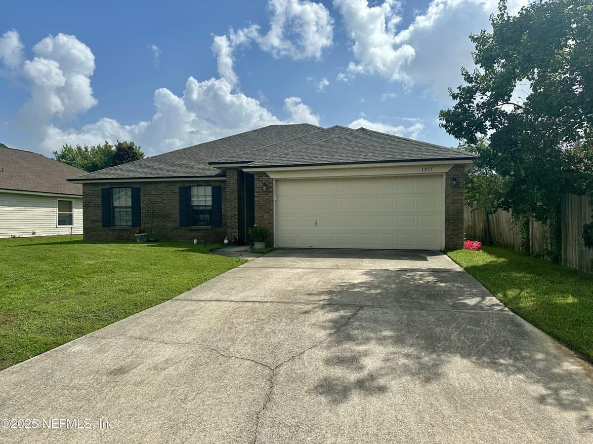 1715 SAW LAKE Drive, Middleburg, FL 32068 2