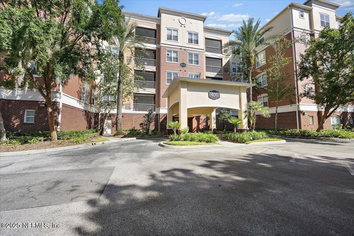 4480 DEERWOOD LAKE Parkway 422, Jacksonville, FL 32216