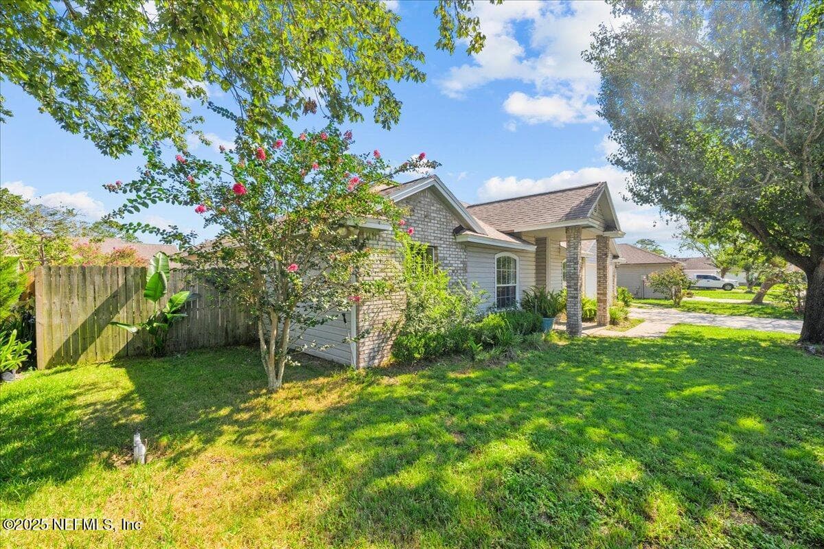 9125 CAMSHIRE Drive, Jacksonville, FL 32244 3