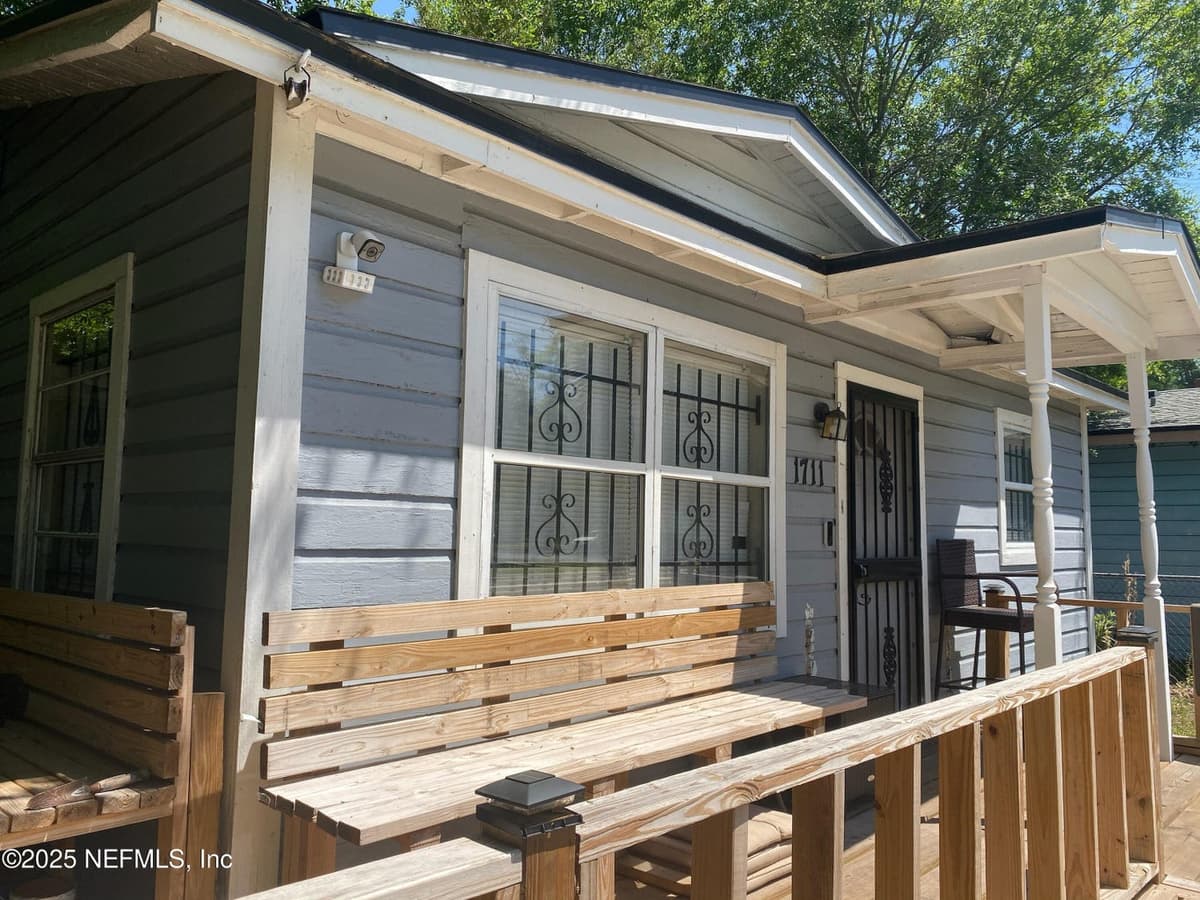 1711 W 27TH Street, Jacksonville, FL 32209 3