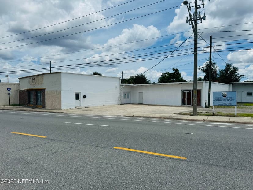 2565 PHILIPS Highway, Jacksonville, FL 32207