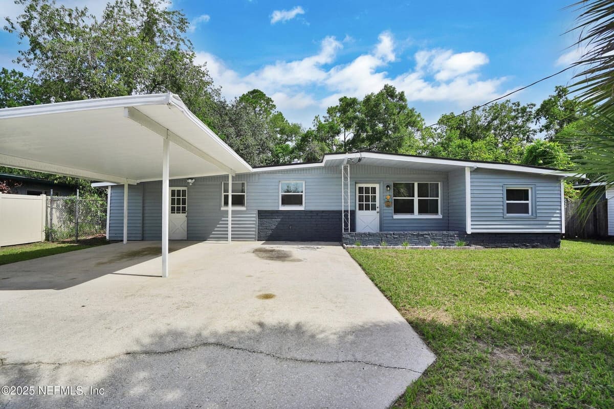 8023 CHATEAU Drive S, Jacksonville, FL 32221 3