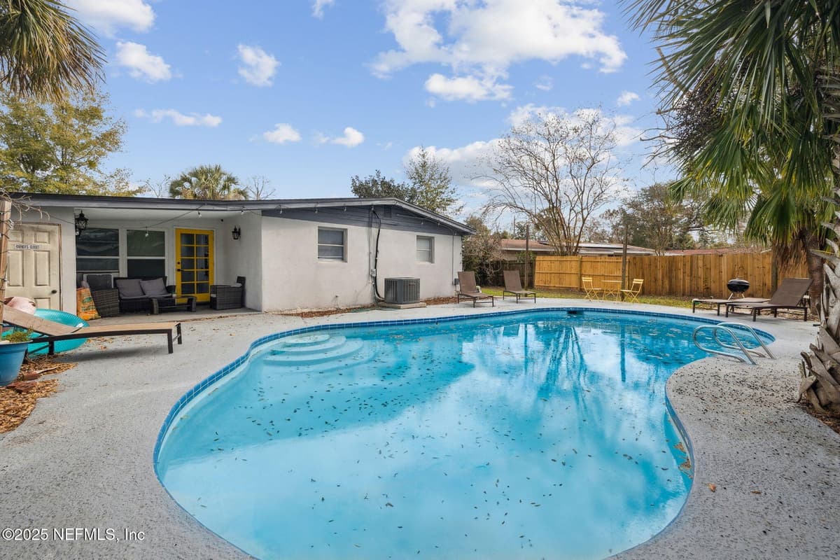 7810 NAPO Drive, Jacksonville, FL 32217 2