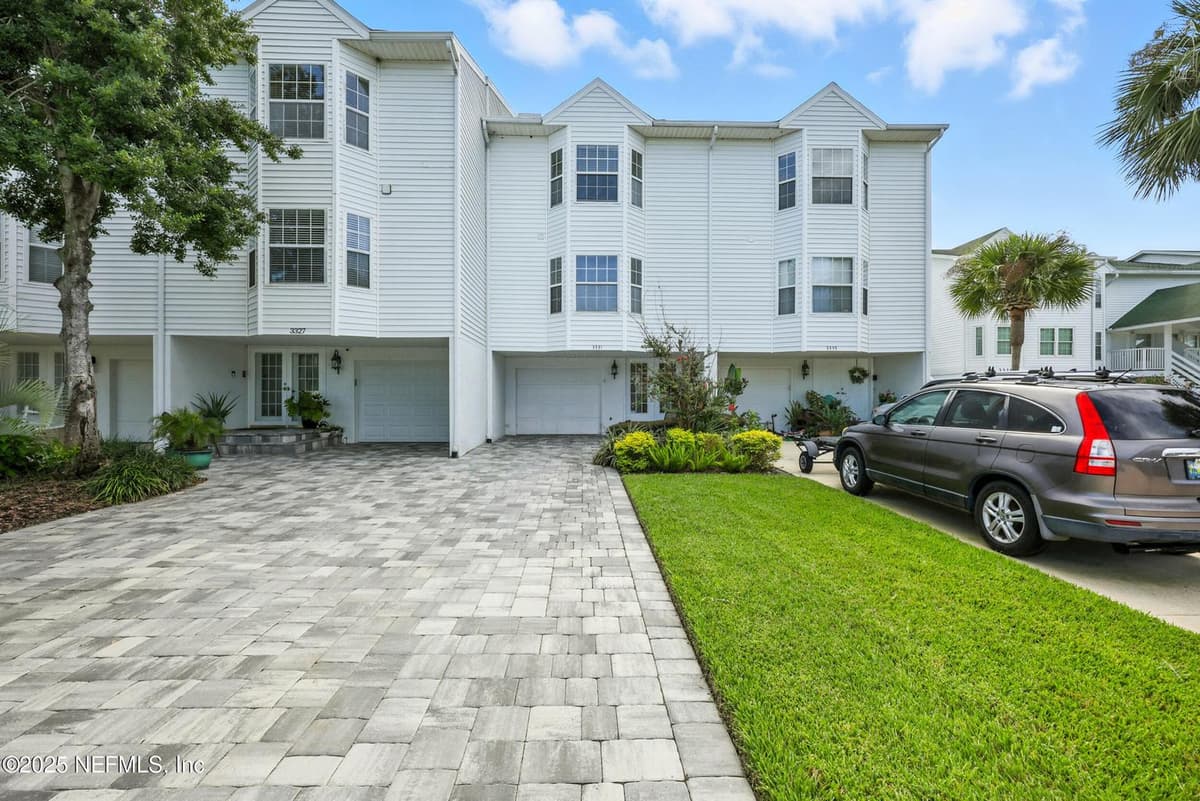 3331 LIGHTHOUSE POINT Lane, Jacksonville, FL 32250 2