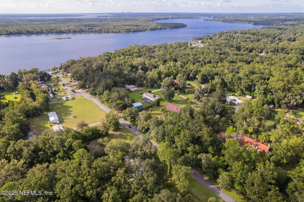 115 TROUPE Road, San Mateo, FL 32187 2