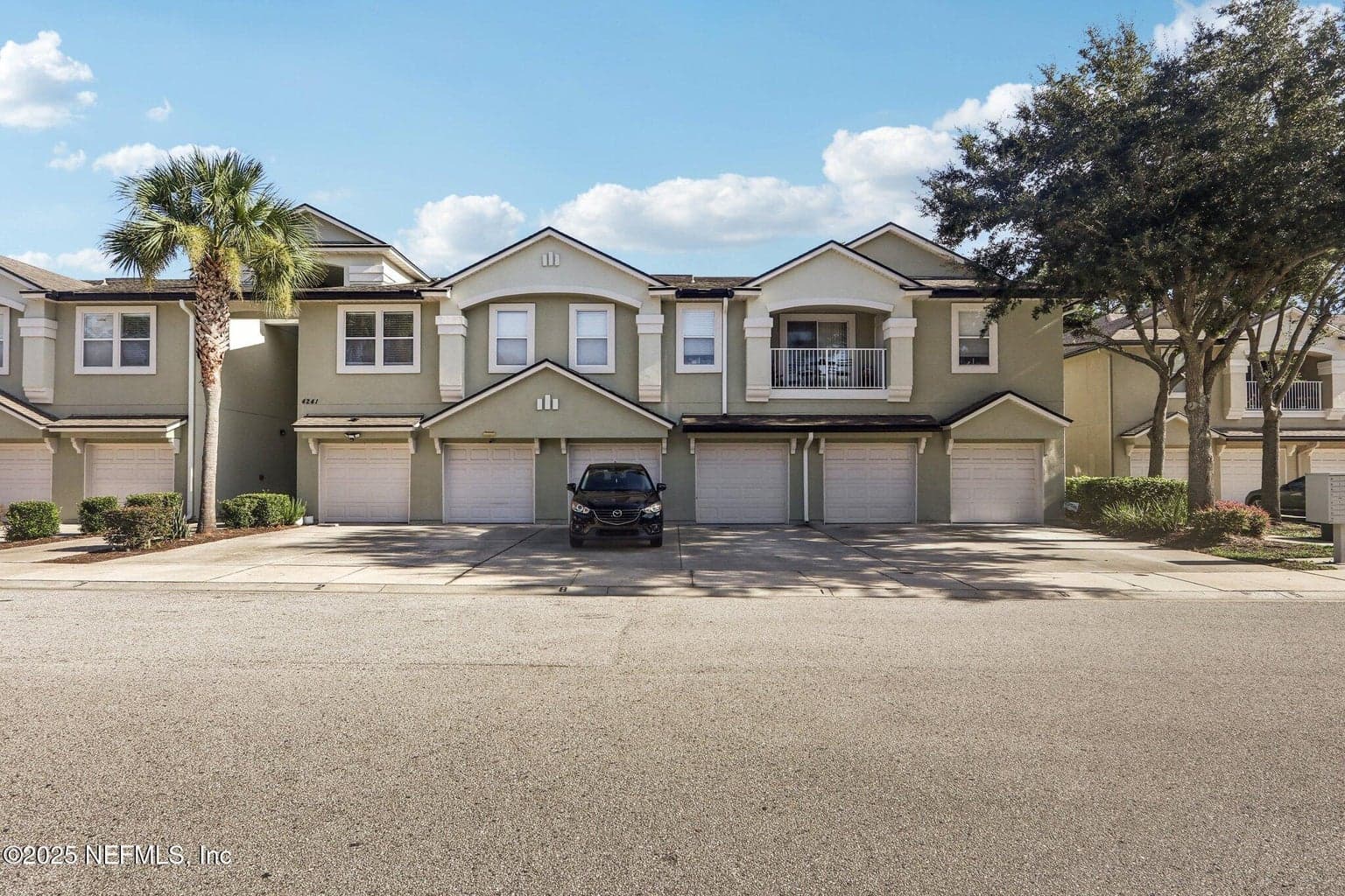 4241 MIGRATION Drive 6-6, Jacksonville, FL 32257
