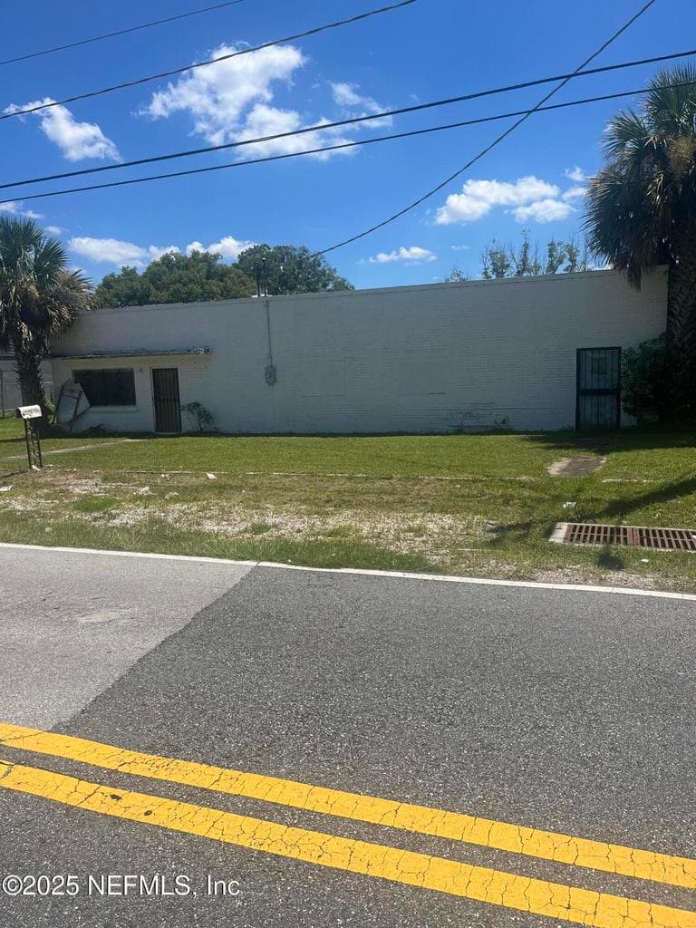 6439 RESTLAWN Drive, Jacksonville, FL 32208