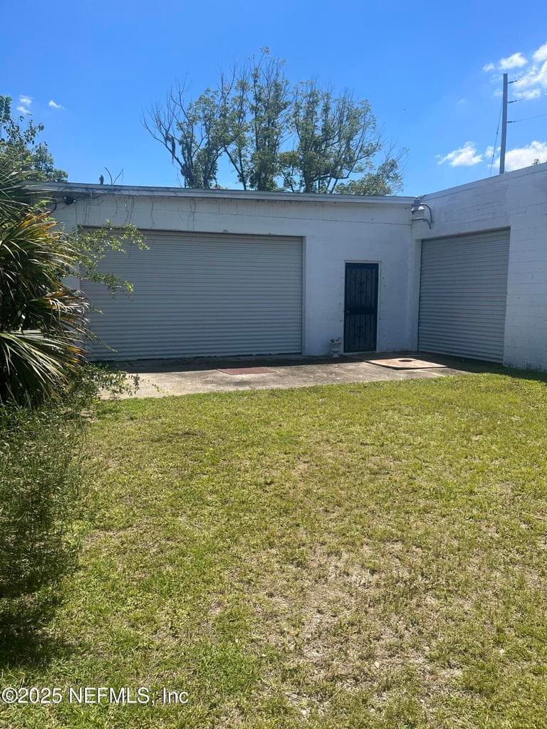 6439 RESTLAWN Drive, Jacksonville, FL 32208 2