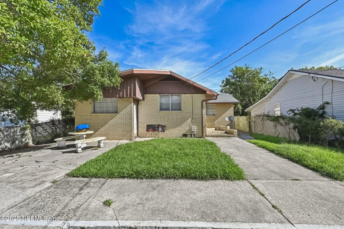 5635 ATLEE Avenue, Jacksonville, FL 32205 2
