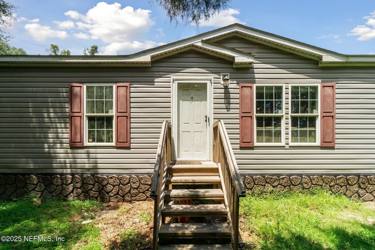 291 SW LEGION Drive, Lake City, FL 32024 2