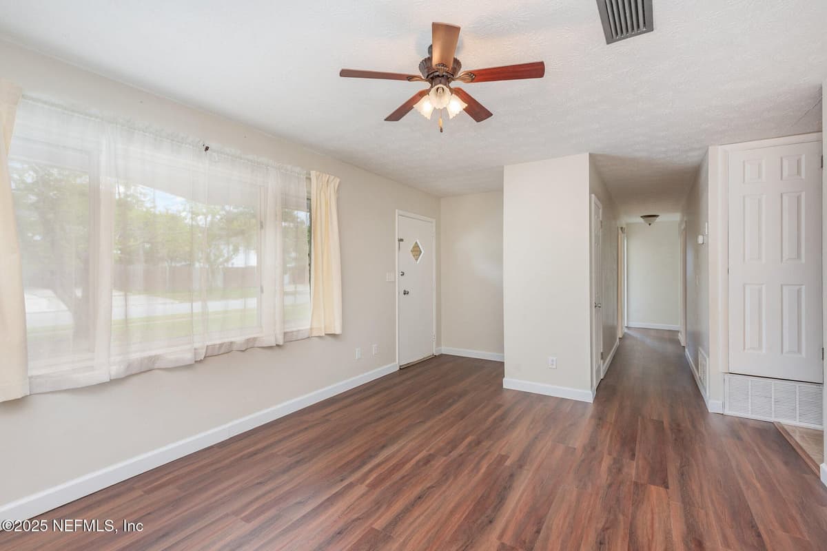 7988 RENAULT Drive S, Jacksonville, FL 32244 2