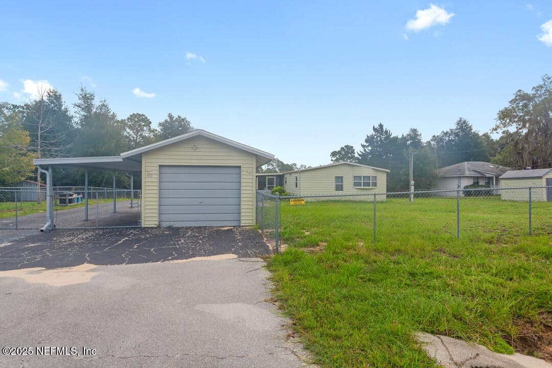 100 MANGELS Drive, Interlachen, FL 32148 3