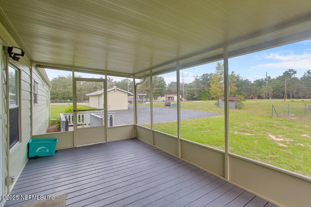 100 MANGELS Drive, Interlachen, FL 32148 2