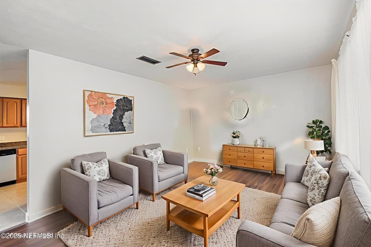 7988 RENAULT Drive S, Jacksonville, FL 32244 3