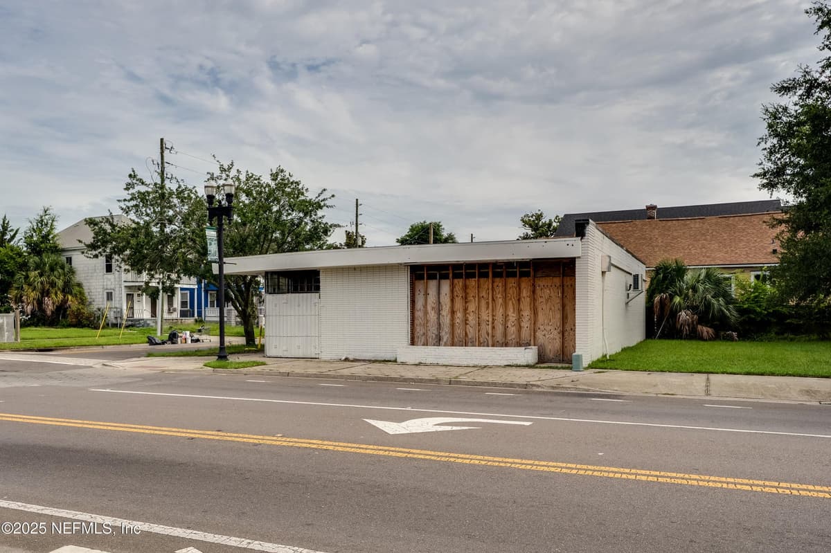 101 E 8TH Street, Jacksonville, FL 32206 3