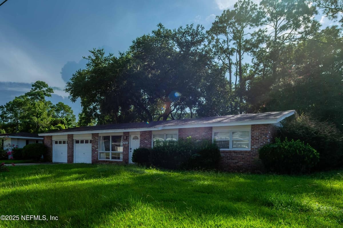 723 MONTEGO Road W, Jacksonville, FL 32216 3