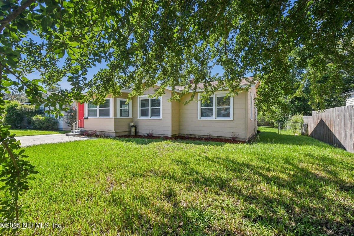 4774 LEXINGTON Avenue, Jacksonville, FL 32210 2