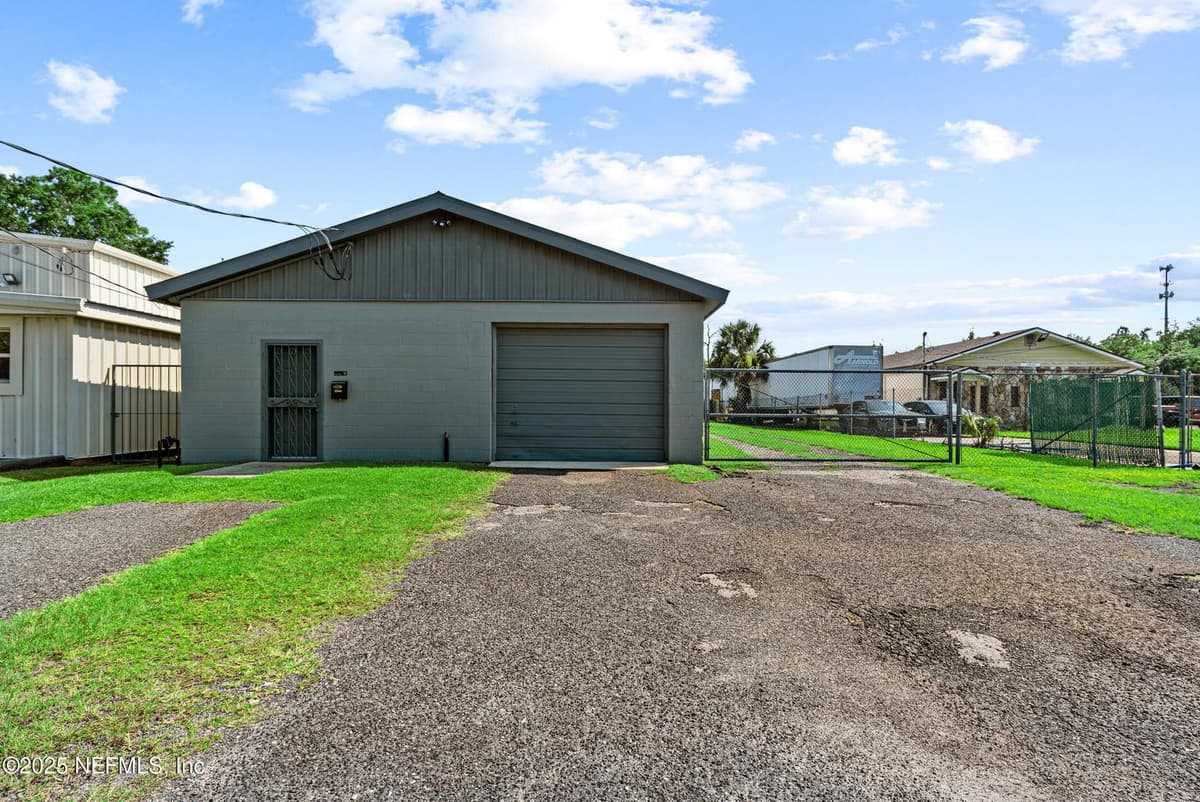 5044 W EDWARD Street, Jacksonville, FL 32254 3