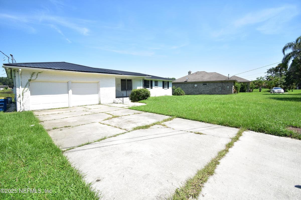 3037 RIBAULT SCENIC Drive, Jacksonville, FL 32208 2