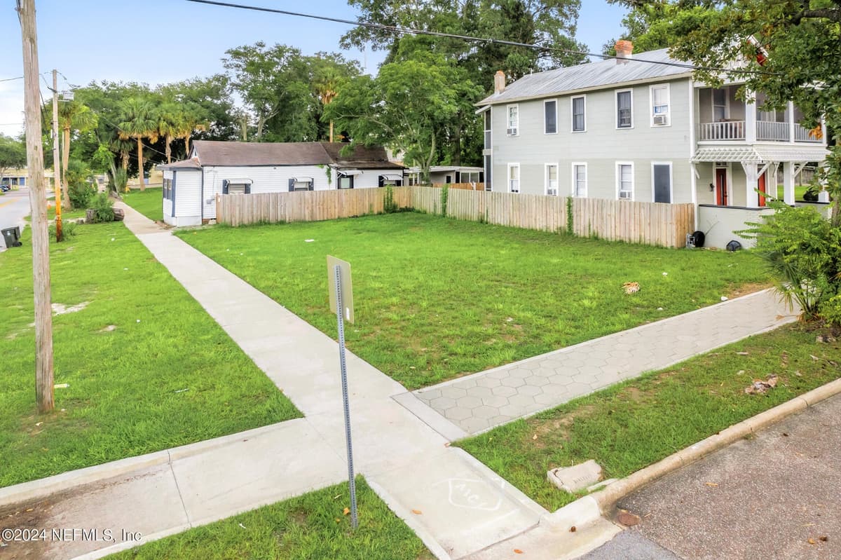 421 N WASHINGTON Street, Jacksonville, FL 32202 3