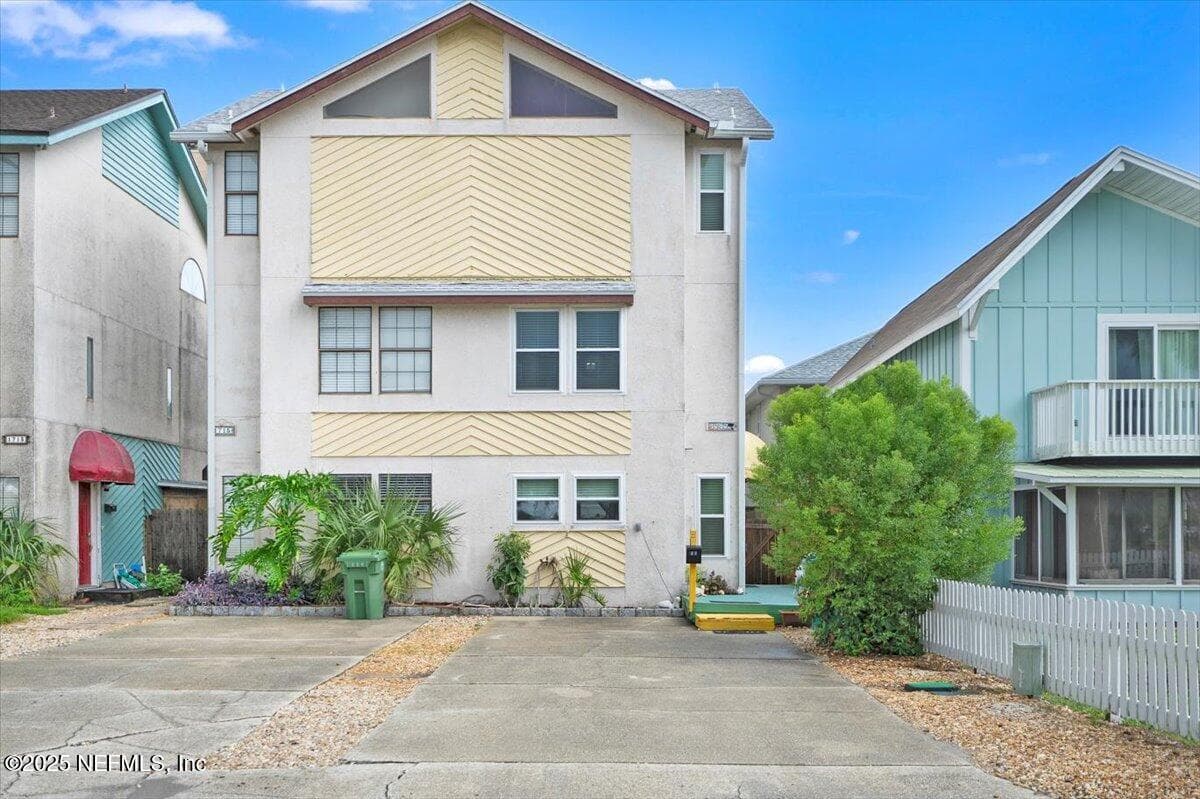 1717 2ND Street S, Jacksonville Beach, FL 32250