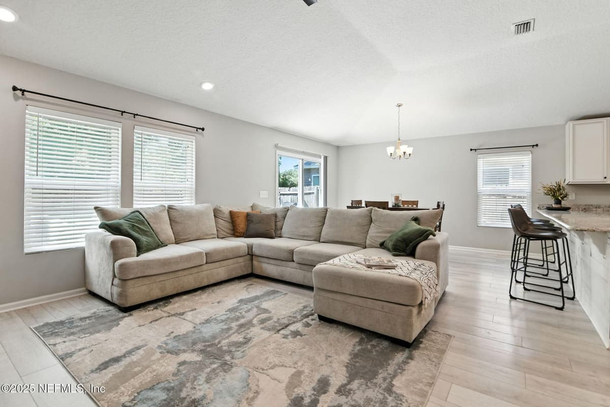 9508 ABBY GLEN Circle, Jacksonville, FL 32257 3