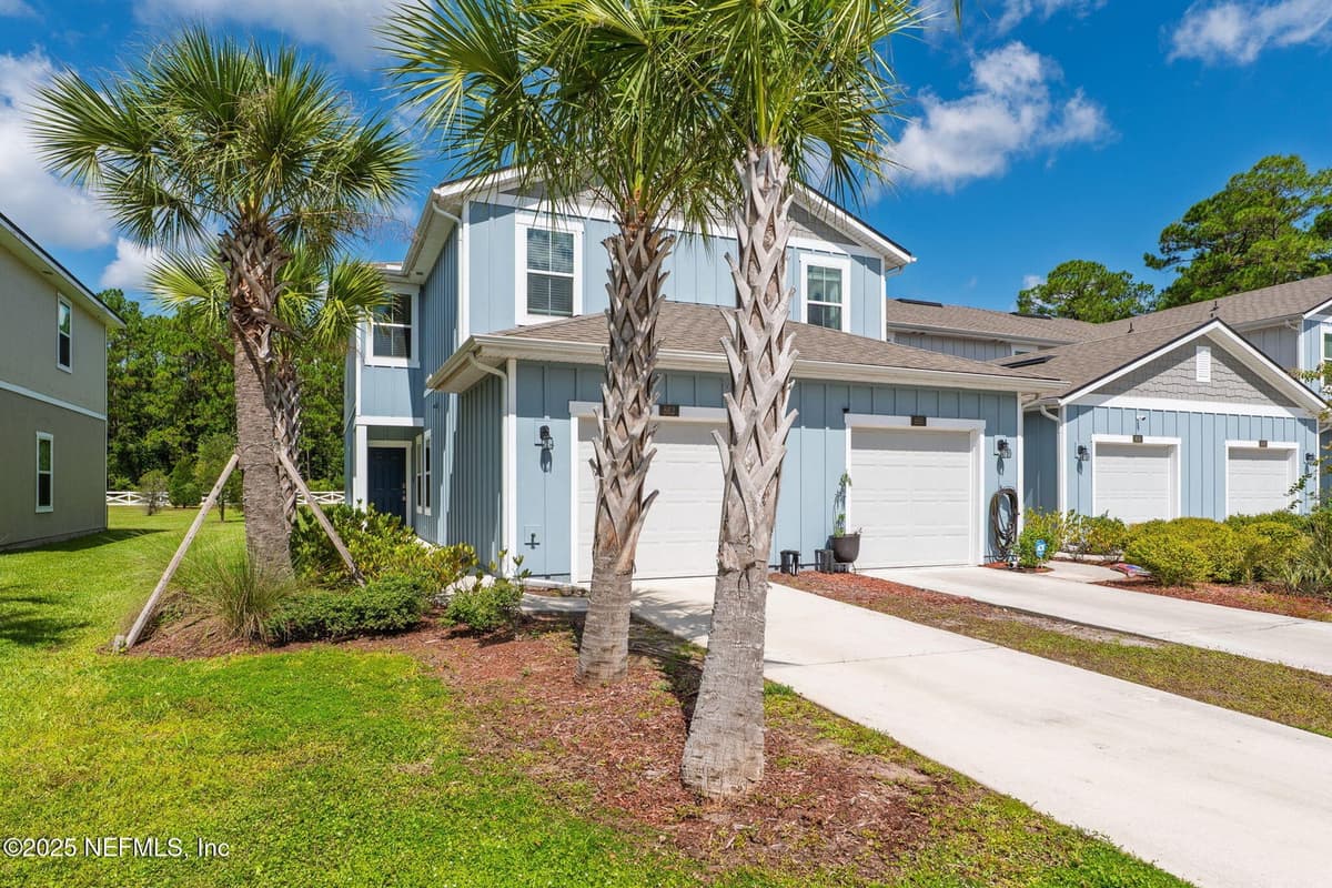 862 CAPITOL Parkway, Jacksonville, FL 32218 3