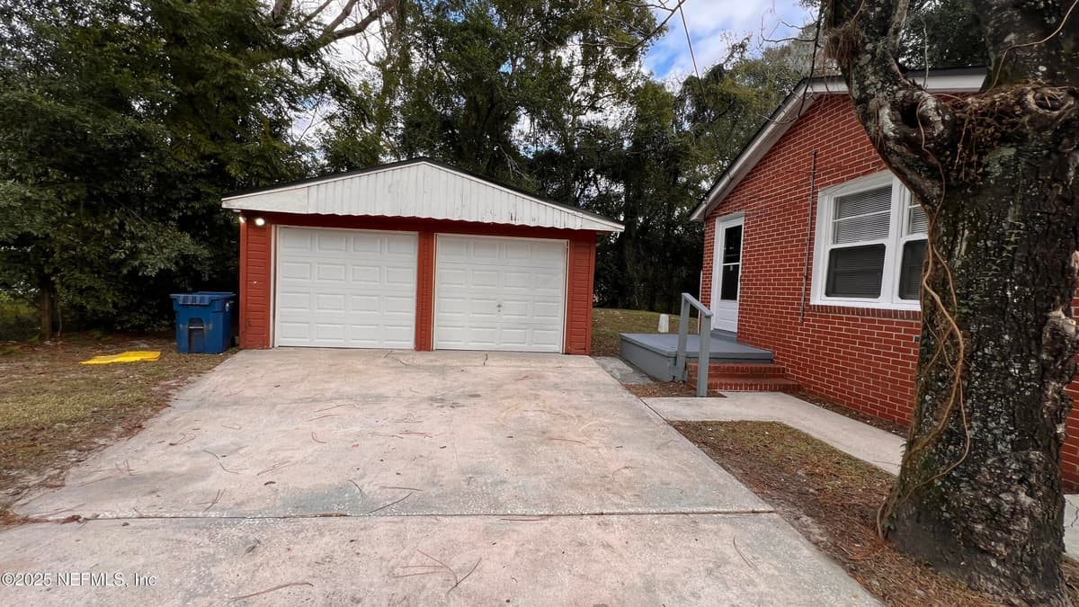 9025 MONROE Avenue, Jacksonville, FL 32208 2