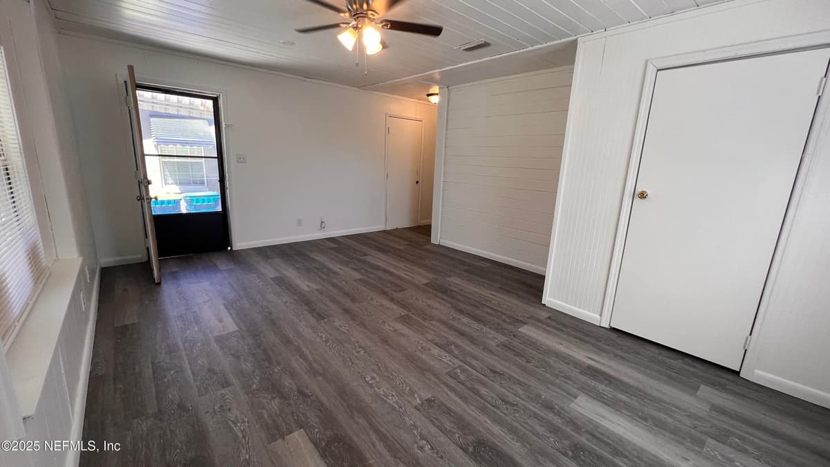 9053 JEFFERSON Avenue, Jacksonville, FL 32208 2