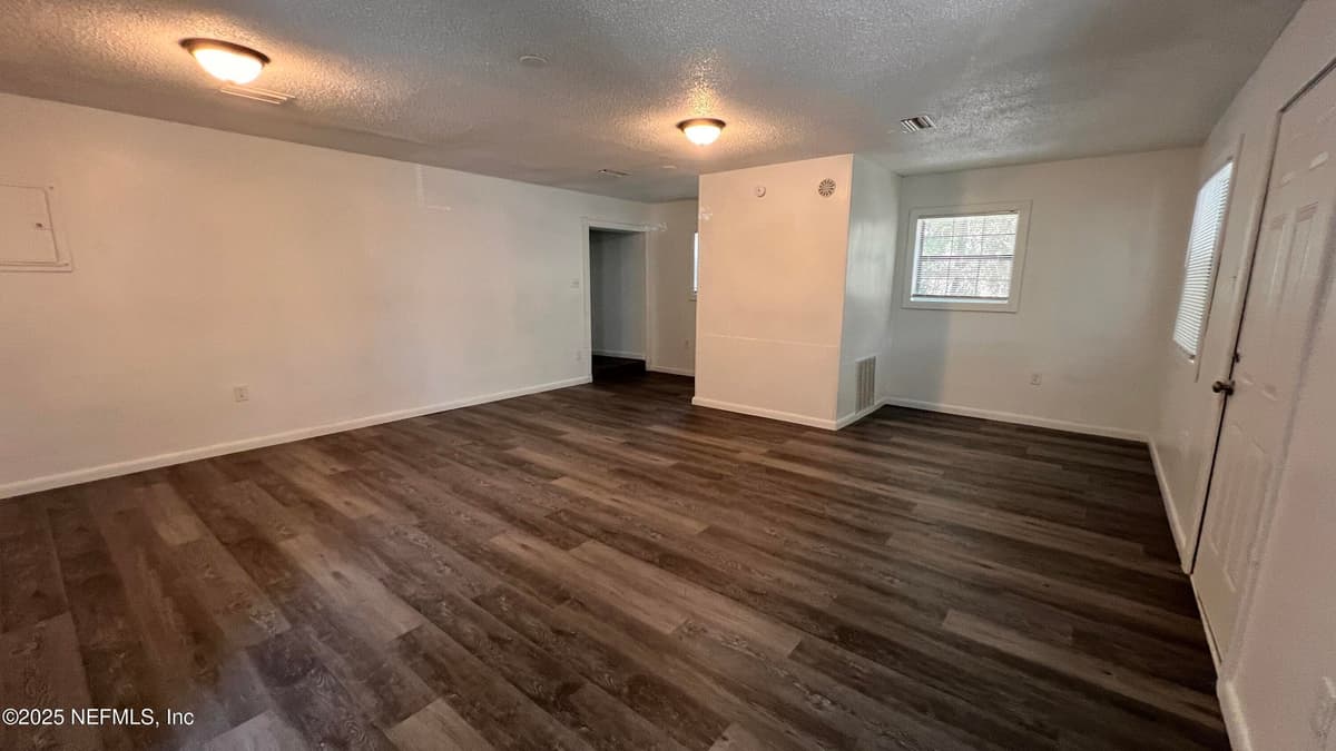 9053 JEFFERSON Avenue, Jacksonville, FL 32208 3