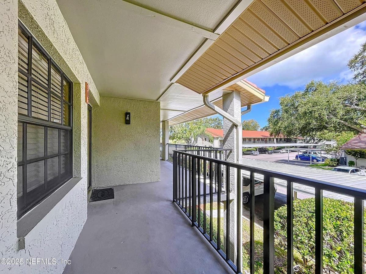 2020 LAKEVIEW Drive 203, Clearwater, FL 33763, Clearwater, FL - photo 3