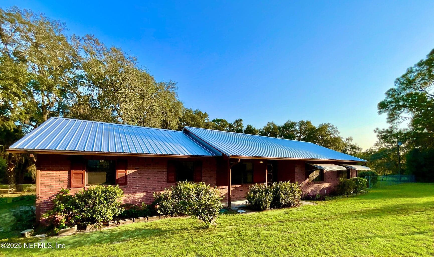 137 OAK Circle, Interlachen, FL 32148