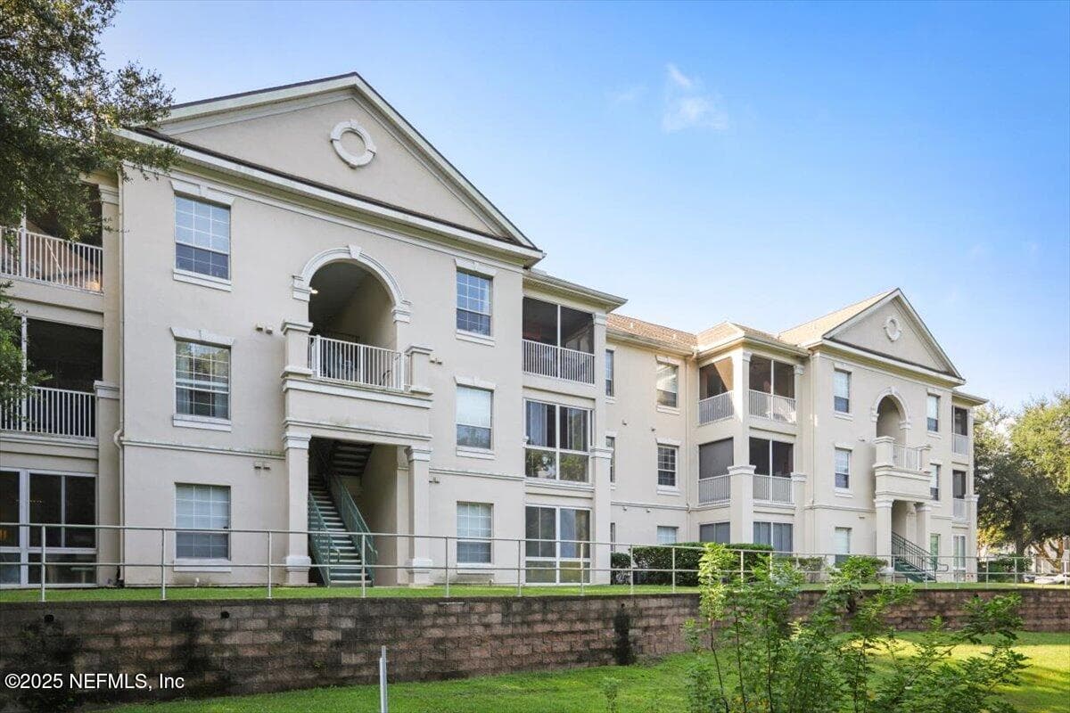8601 BEACH Boulevard 909, Jacksonville, FL 32216