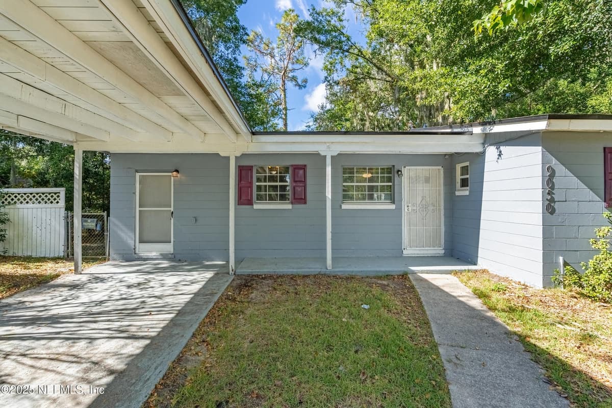 9050 CASTLE Boulevard, Jacksonville, FL 32208 2