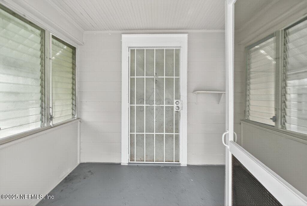 404 DEMPER Drive, Jacksonville, FL 32208 3