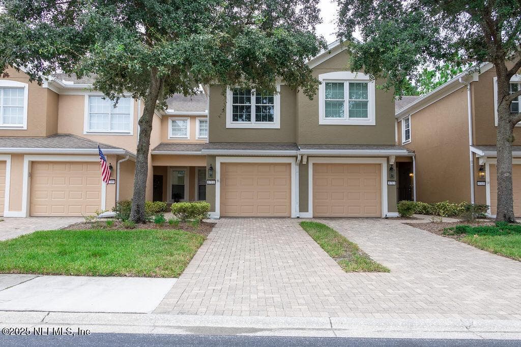 8711 LITTLE SWIFT Circle 24C, Jacksonville, FL 32256