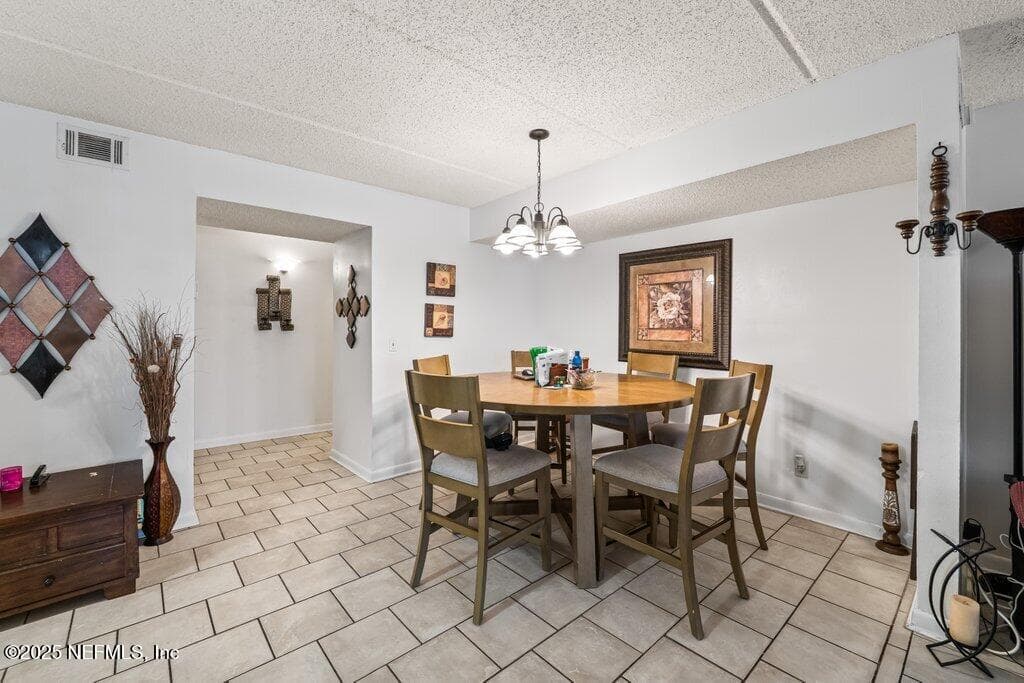3401 TOWNSEND Boulevard 303, Jacksonville, FL 32277 3
