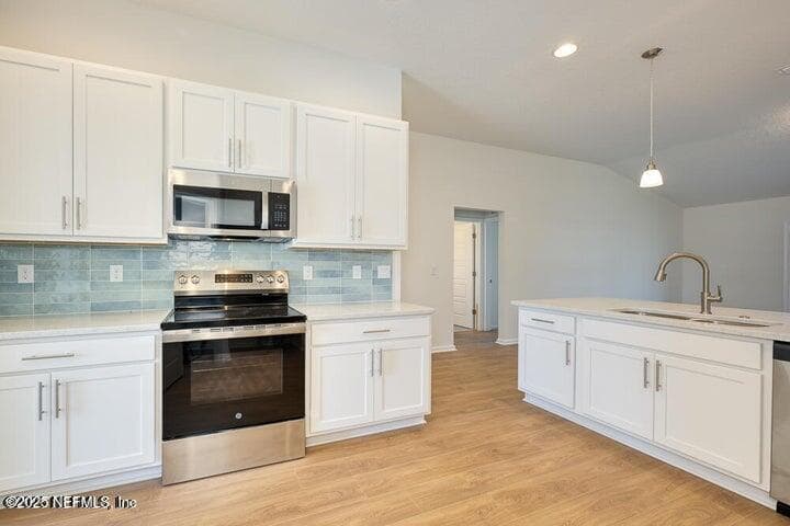 177 NORTHSIDE Drive N, Jacksonville, FL 32218 3