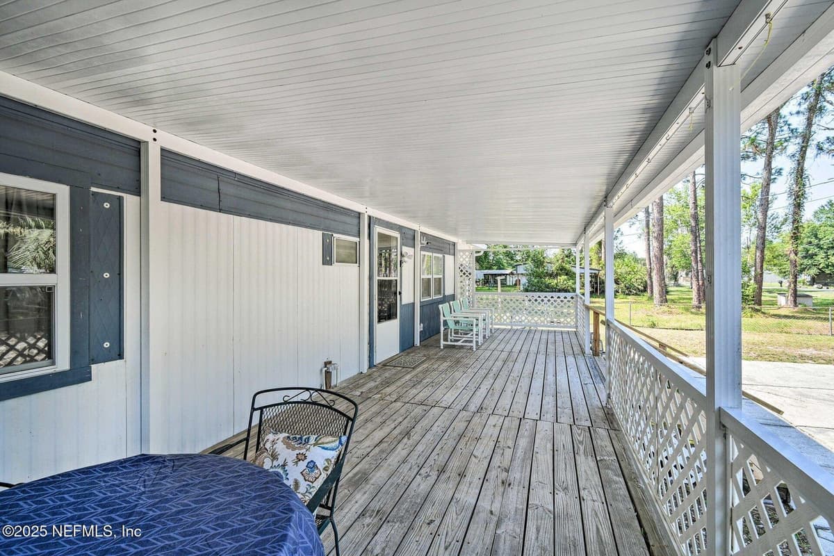 118 RIVERSIDE Avenue, Satsuma, FL 32189 2