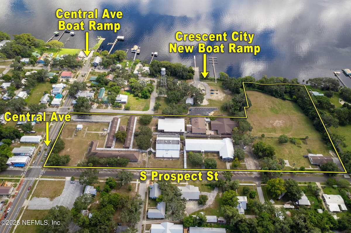 101 S PROSPECT Street, Crescent City, FL 32112 2
