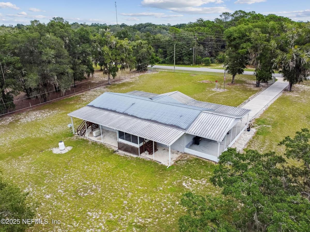 135 LAKE COMO Drive, Pomona Park, FL 32181 2