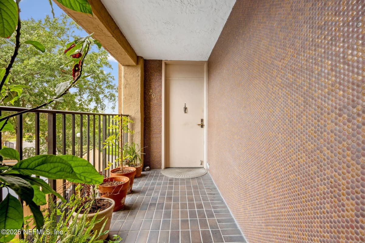 4401 LAKESIDE Drive 201, Jacksonville, FL 32210 3