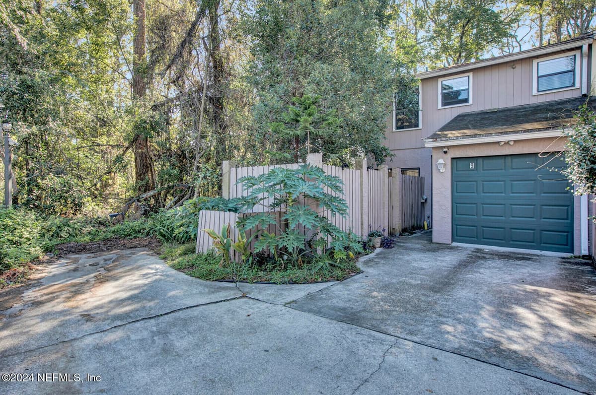 5568 LA MOYA Avenue 9, Jacksonville, FL 32210 3