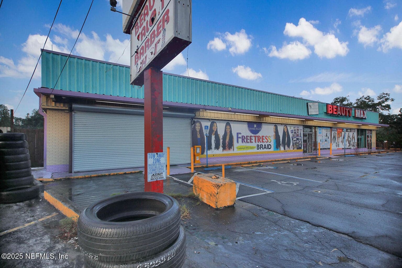 5804 BEACH Boulevard, Jacksonville, FL 32207