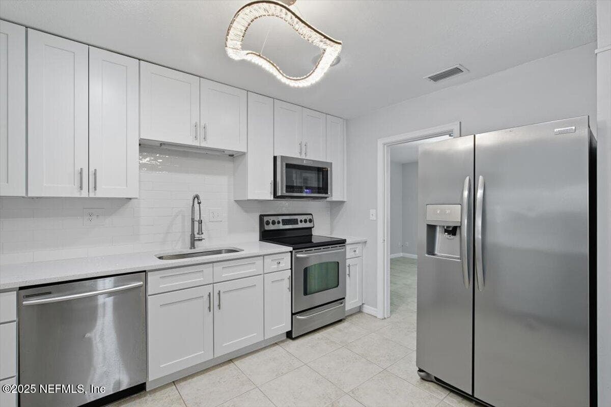 589 BAY RIDGE Road, Jacksonville, FL 32216 2