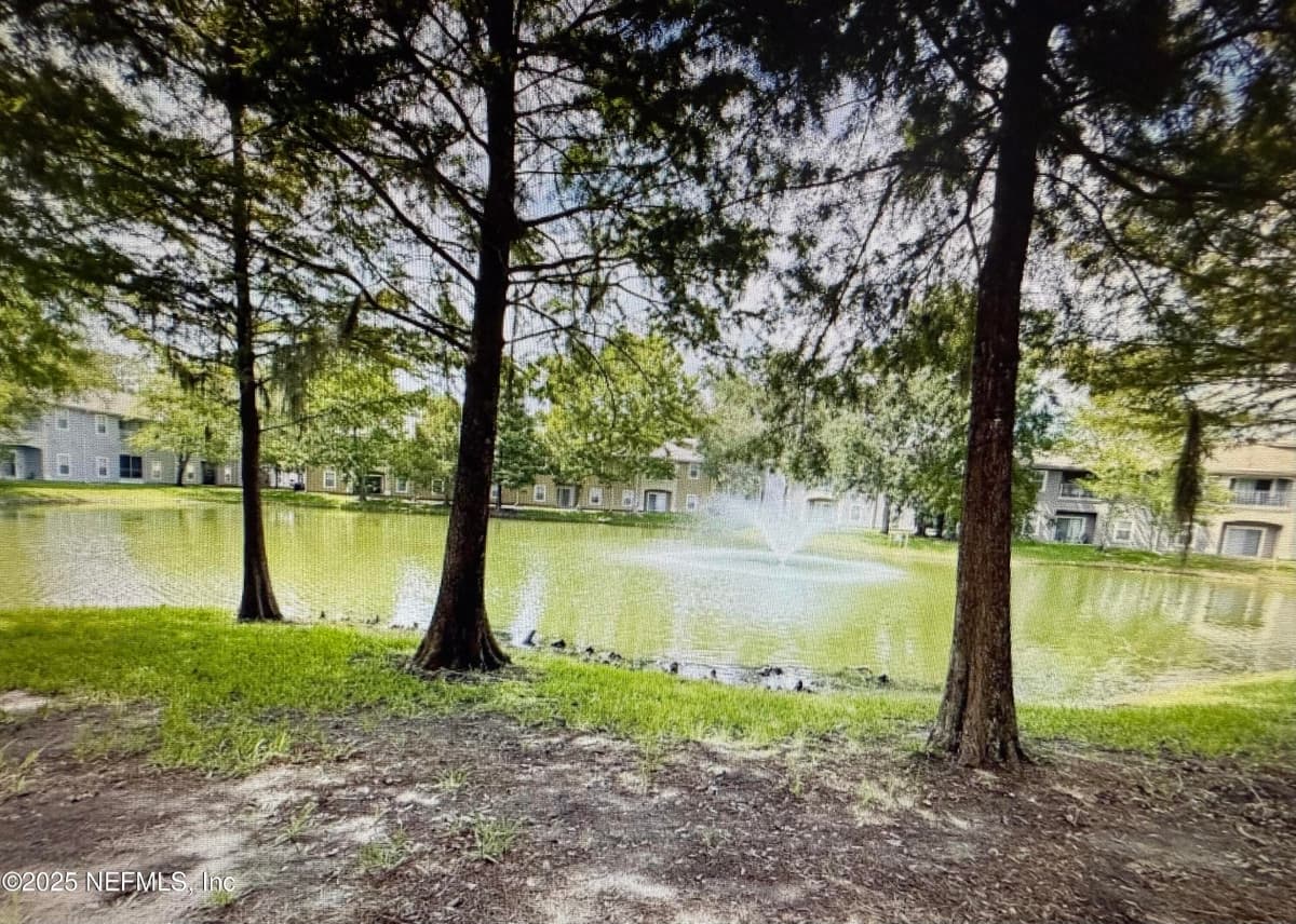 6105 MAGGIES Circle 101, Jacksonville, FL 32244 2