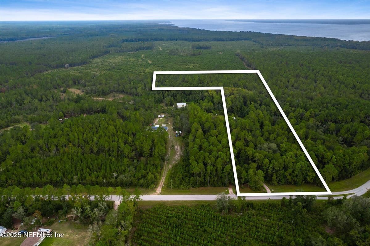 226 EAGLE CREEK Road, Palatka, FL 32043 3