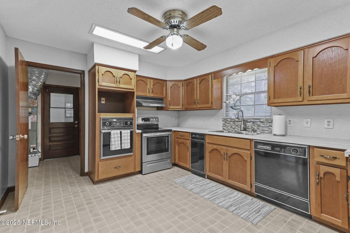1733 HEREFORD Road, Middleburg, FL 32068 3