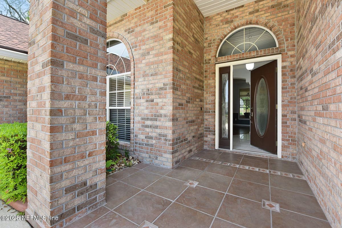 4511 MAINMAST Lane, Jacksonville, FL 32277 3