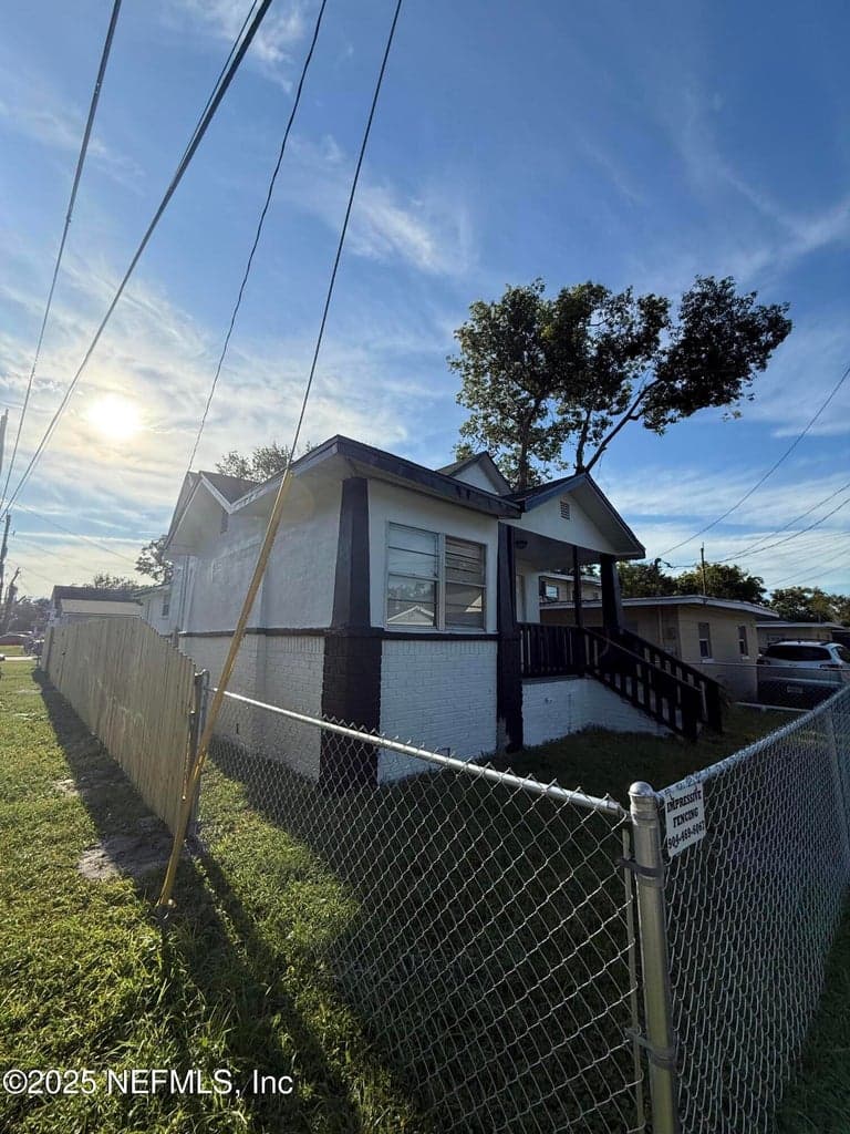 830 RUSHING Street, Jacksonville, FL 32209 2
